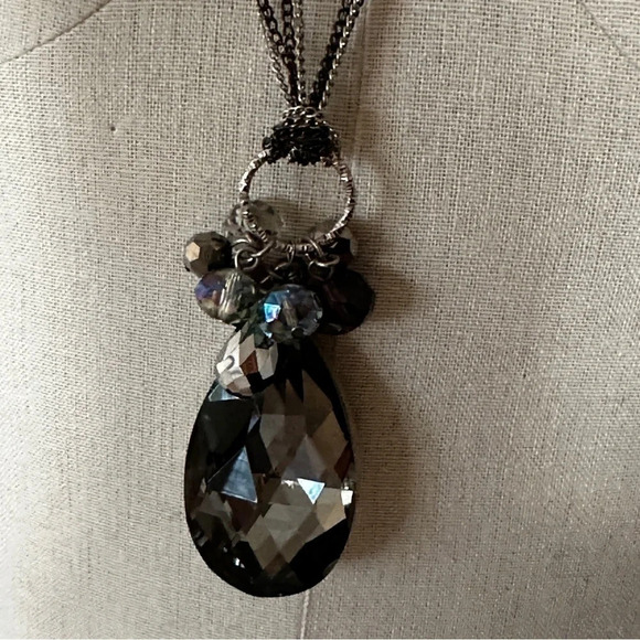 LOFT by Ann Taylor Sparkly Long Pendant Necklace - Picture 3 of 6